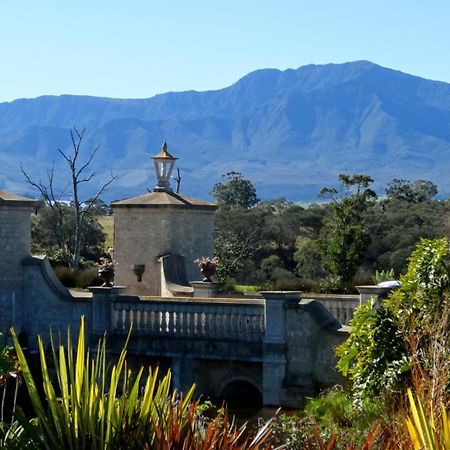 Bygracealone Manor Hotel Outeniekwa Luaran gambar