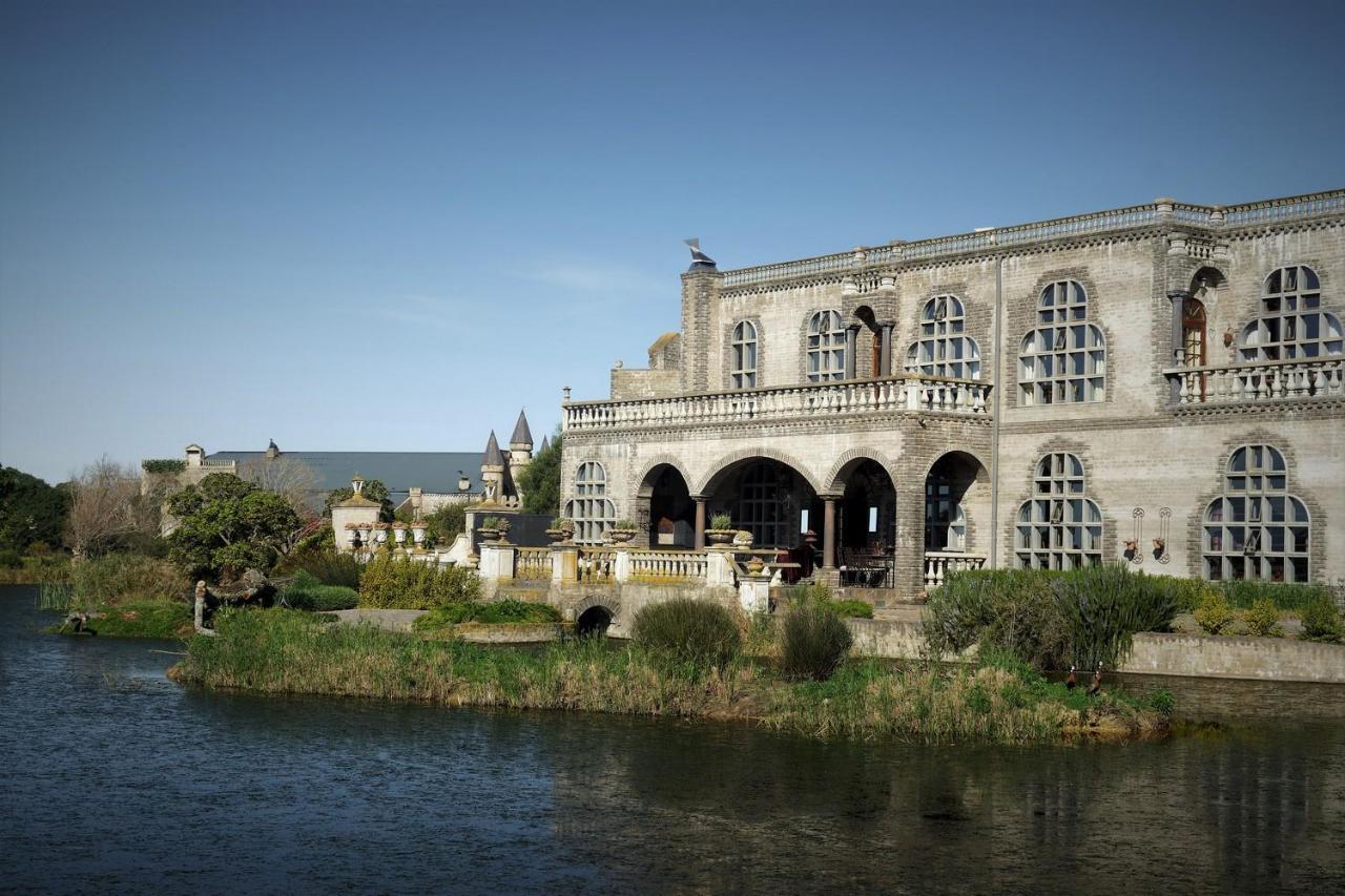 Bygracealone Manor Hotel Outeniekwa Luaran gambar