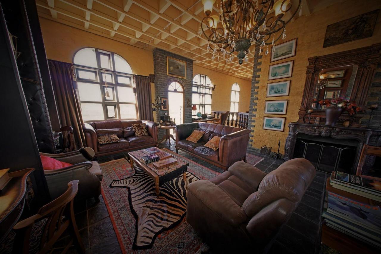 Bygracealone Manor Hotel Outeniekwa Luaran gambar