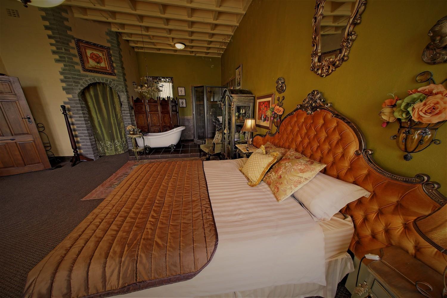 Bygracealone Manor Hotel Outeniekwa Luaran gambar